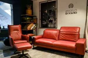 moebelmeyer-angelo-divani-ledersofa-rot-sessel