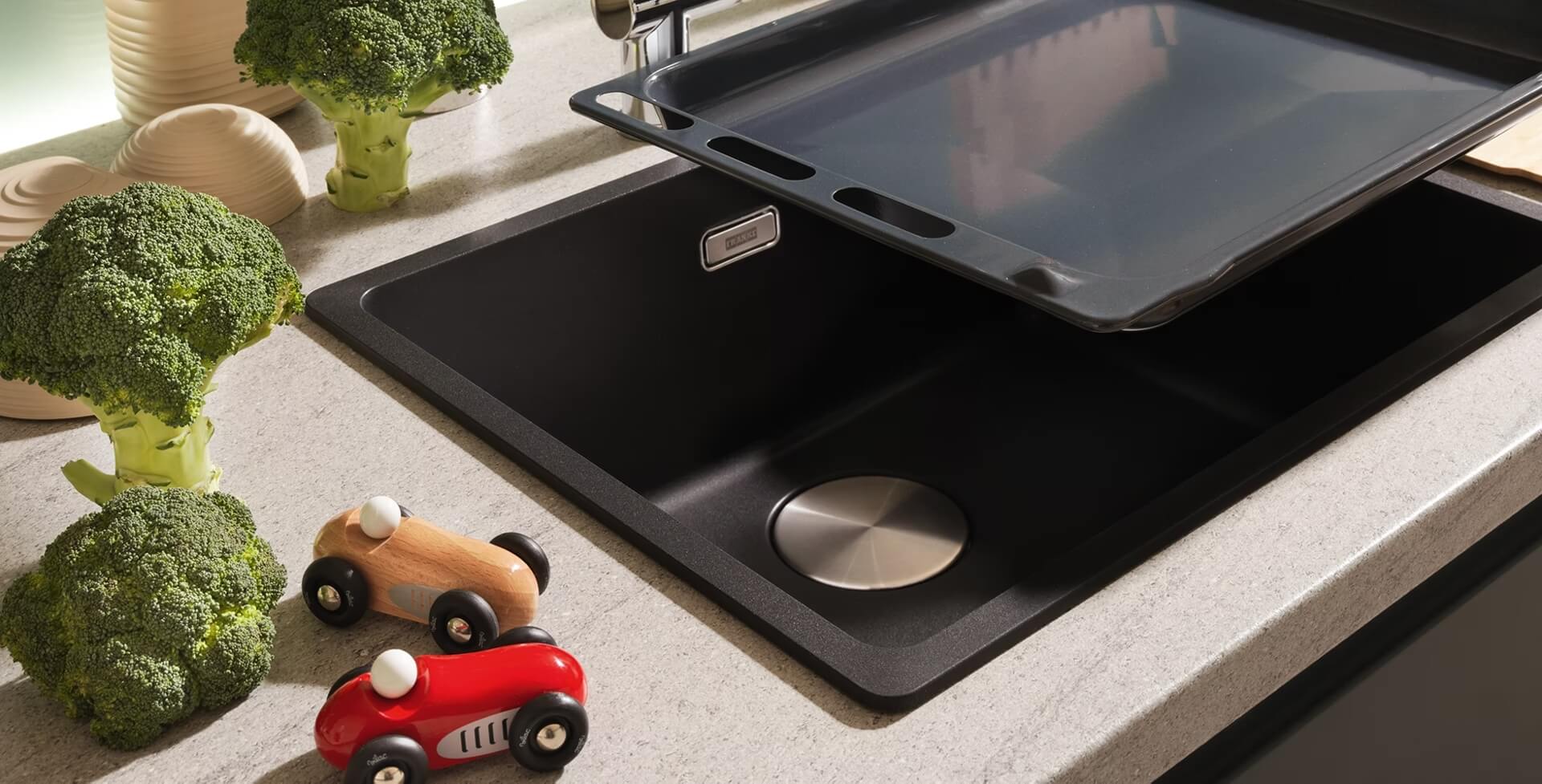 Franke Spülbecken aus Fragranit in Schwarz mit Armatur
